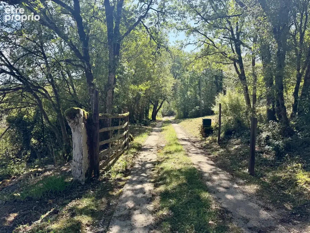 Propriété d' exception sur plus de 9 hectares . - photo 17