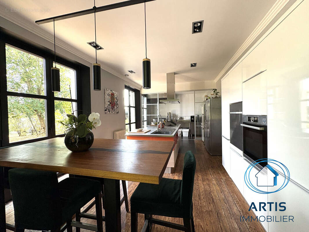 Maison 350 m² à Saint-Vincent-De-Tyrosse  - photo 5