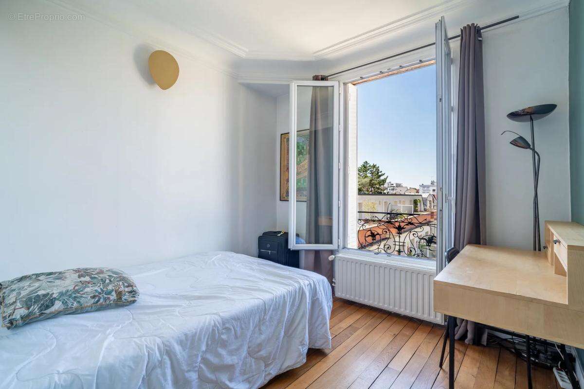 Appartement de 4 pièces de 69 m² à Colombes - GARE LES VALLÉES À 200M - photo 10