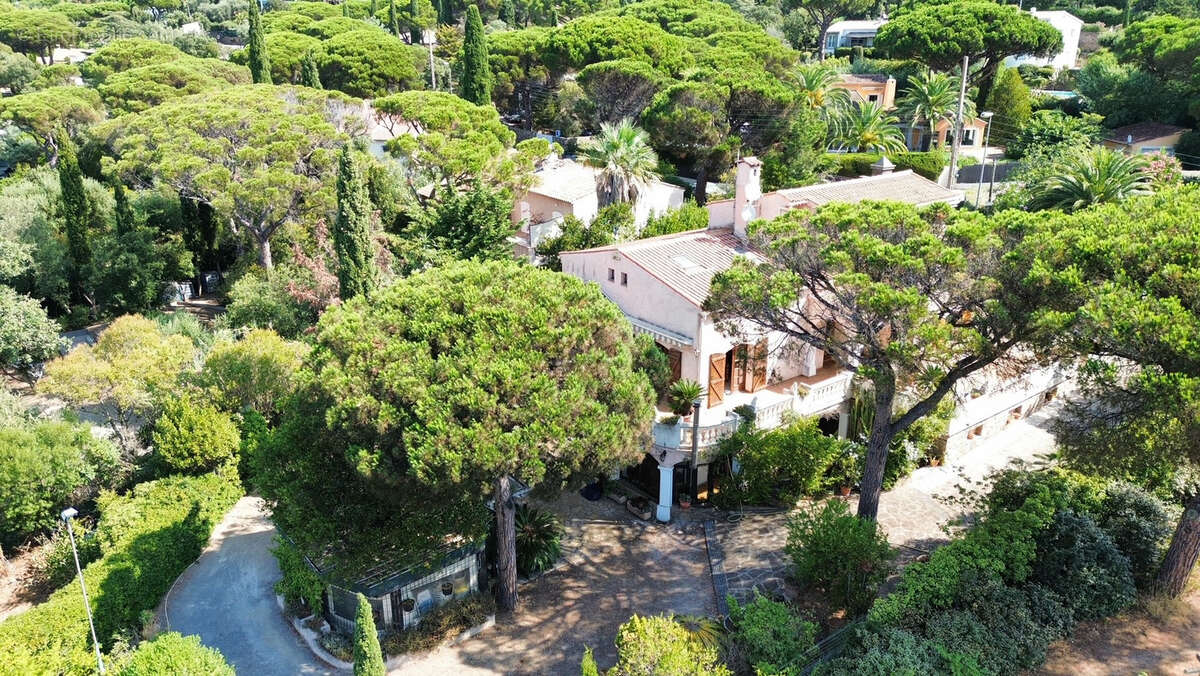 Maison à LES ISSAMBRES