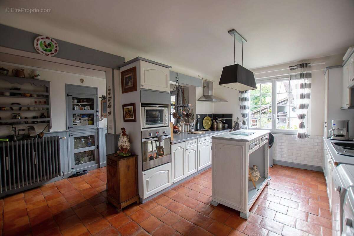 Maison à LES BORDES