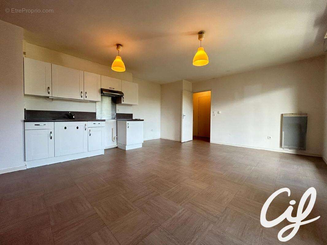 Appartement T2 ST HERBLAIN BOURG - 47.9 m2  148 000 Euros - photo 4