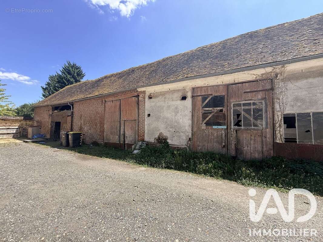 168 m² à Allonne  - photo 2