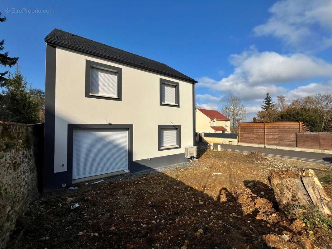 Maison à COMBS-LA-VILLE