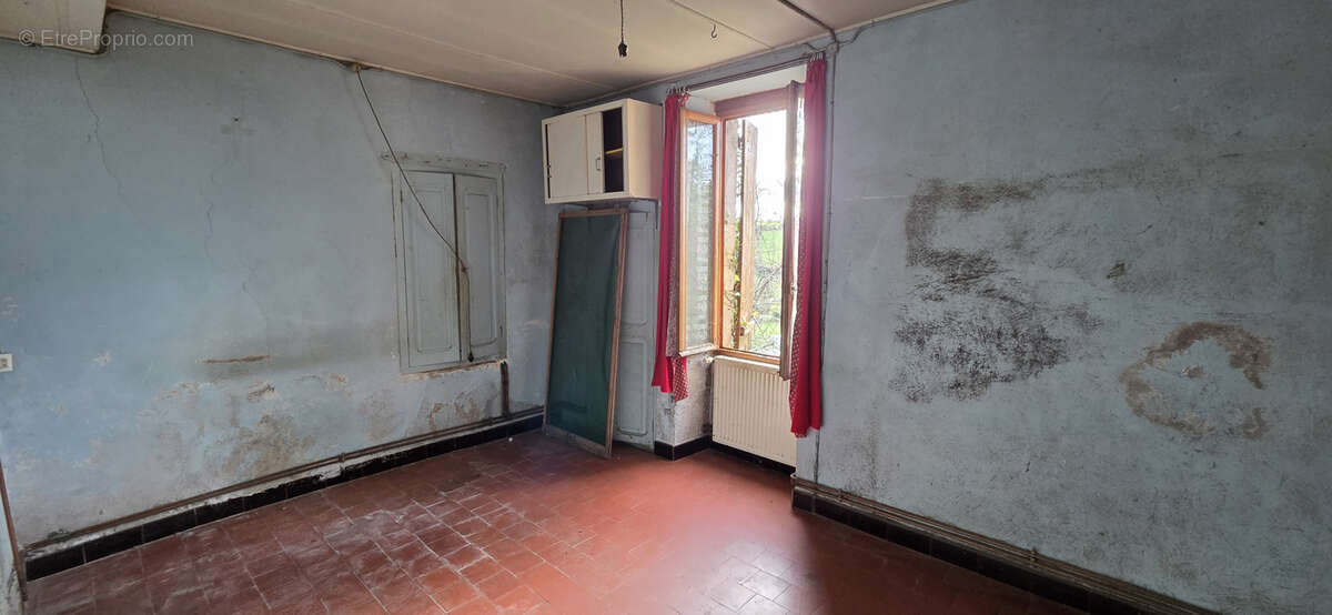 Maison à NUARS