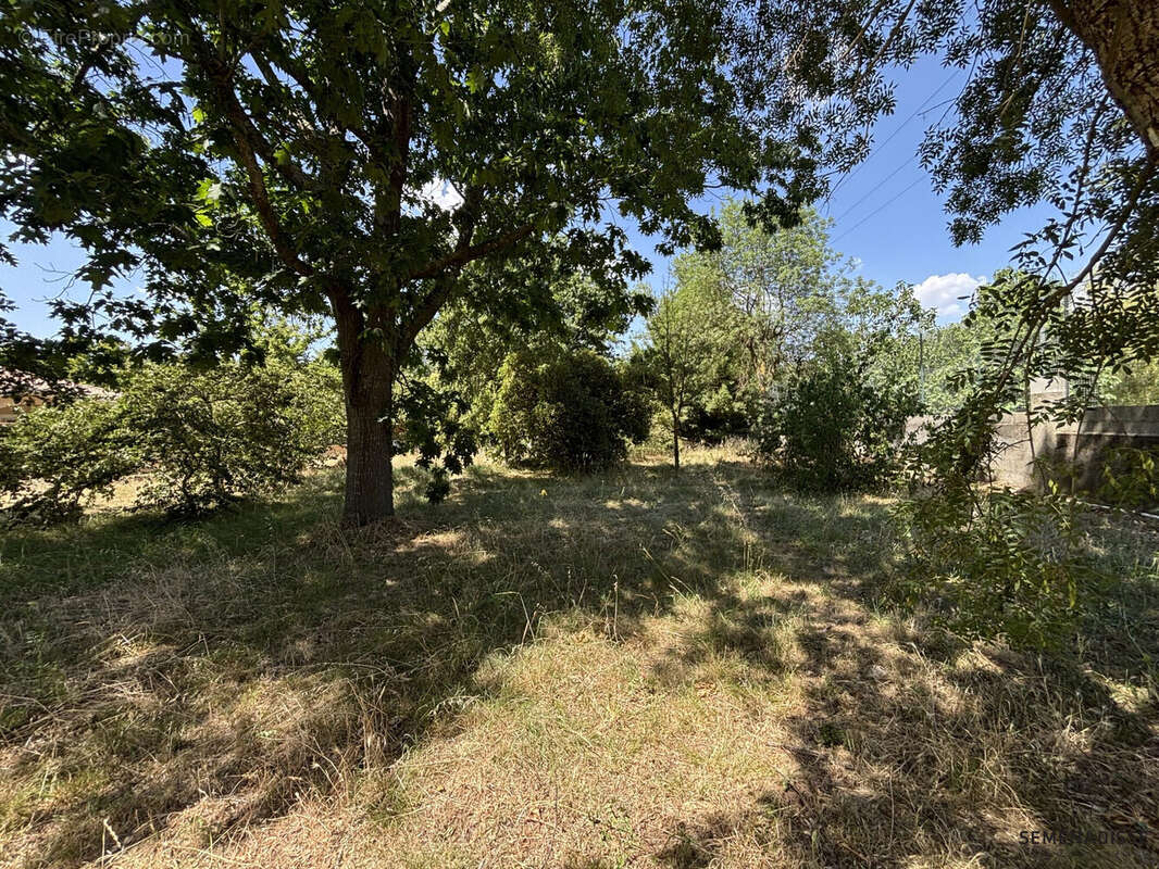 Terrain à ROQUES