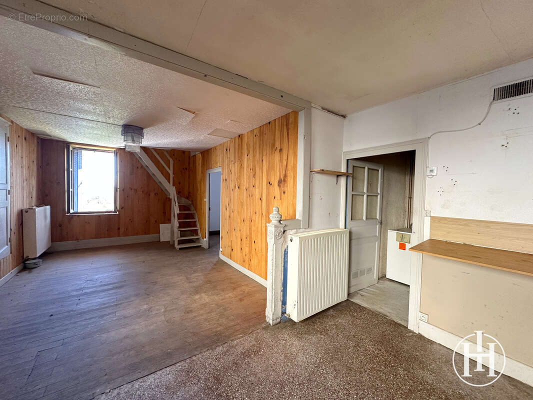 À VENDRE : Ensemble immobilier de caractère   2 maisons indépendantes avec fort potentiel - - photo 4
