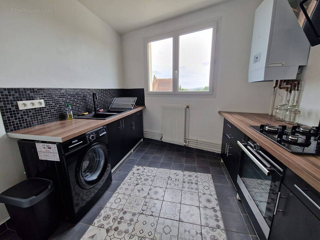 Appartement à LE MESNIL-LE-ROI