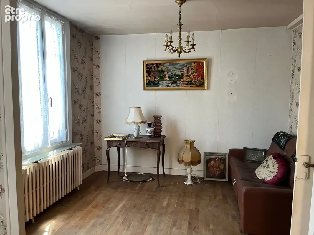 Coussac Bonneval Proche commerces, maison 5 pièces à rénover, garage et jardin. - photo 13