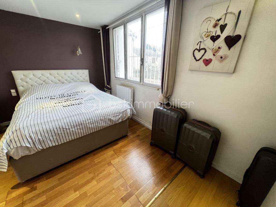 Maison à BONNEUIL-SUR-MARNE