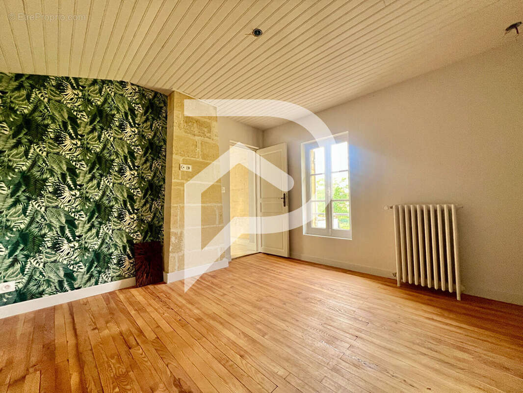 Maison à SAINT-DENIS-DE-PILE