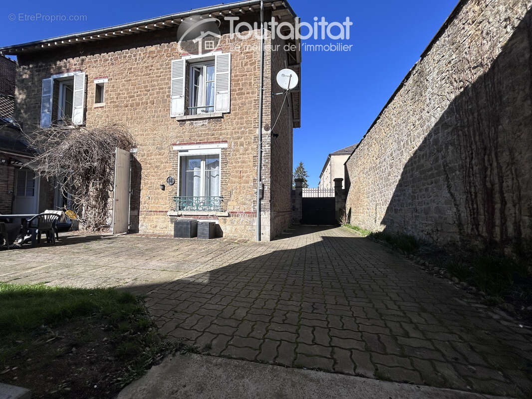 Maison à CHARLEVILLE-MEZIERES