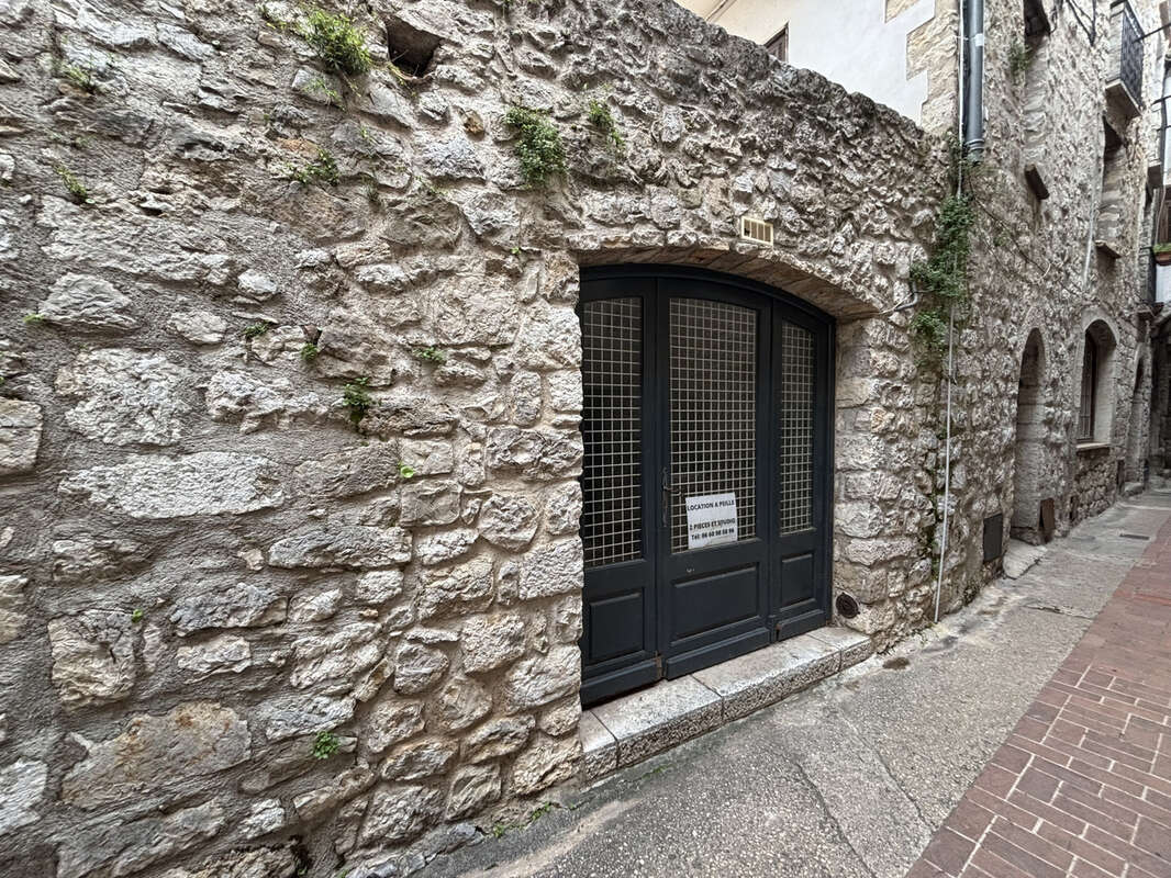 Autre à PEILLE