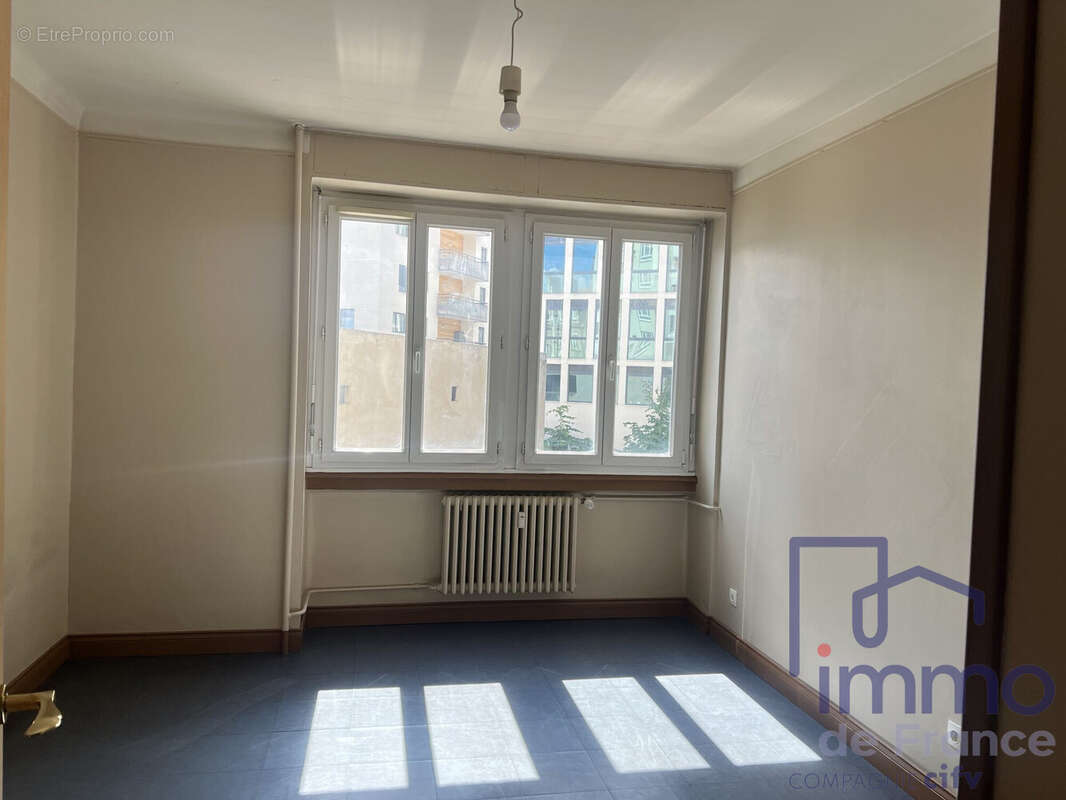 Appartement à SAINT-ETIENNE