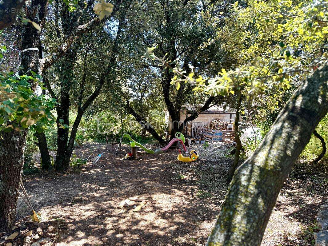 Maison à SAINT-LAURENT-DES-ARBRES