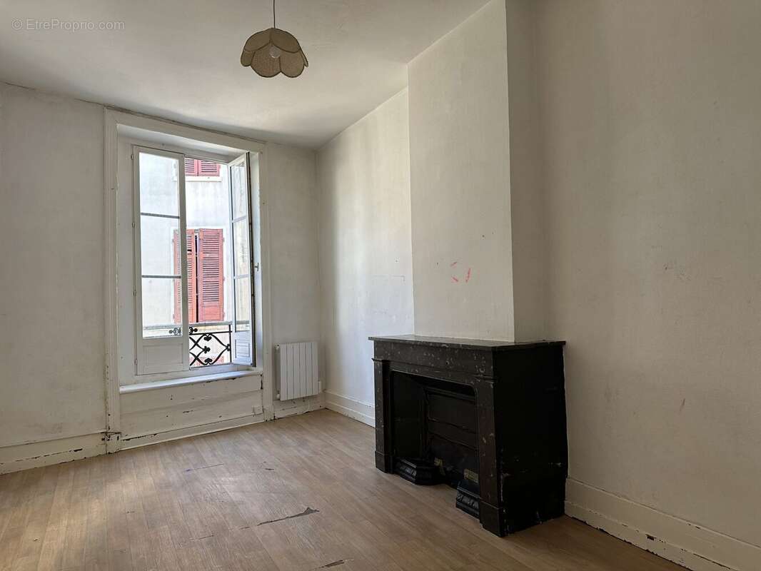 Appartement à BEAUJEU