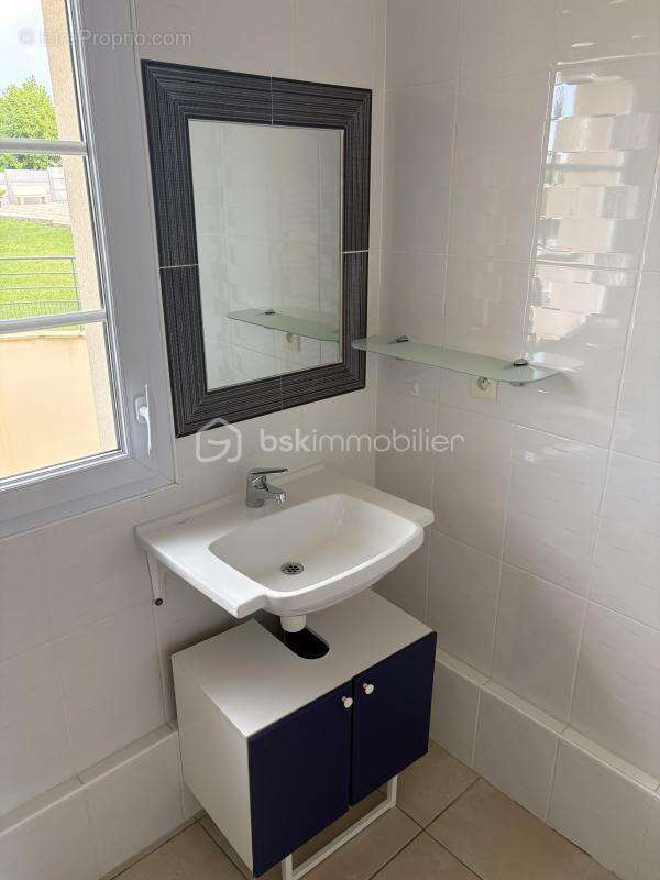 Appartement à VAUX-LE-PENIL