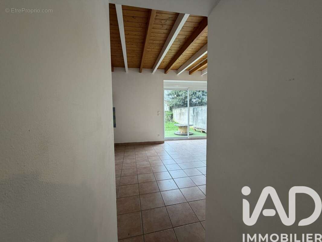 Maison 93 m² à Pont-L'abbe-D'arnoult  - photo 6