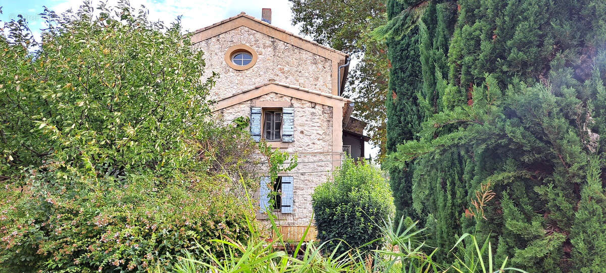 À acheter à Pernes-Les-Fontaines (84) : immense maison - photo 2