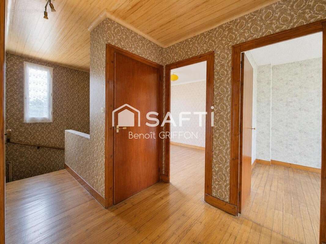 Photo 8 - Maison à LA ROMAGNE