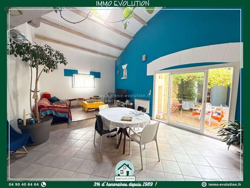 Maison à UCHAUX