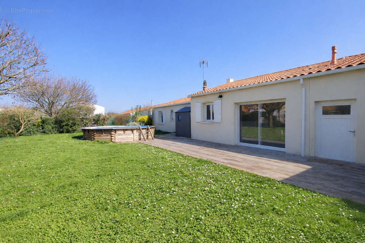 Maison à DOMPIERRE-SUR-MER