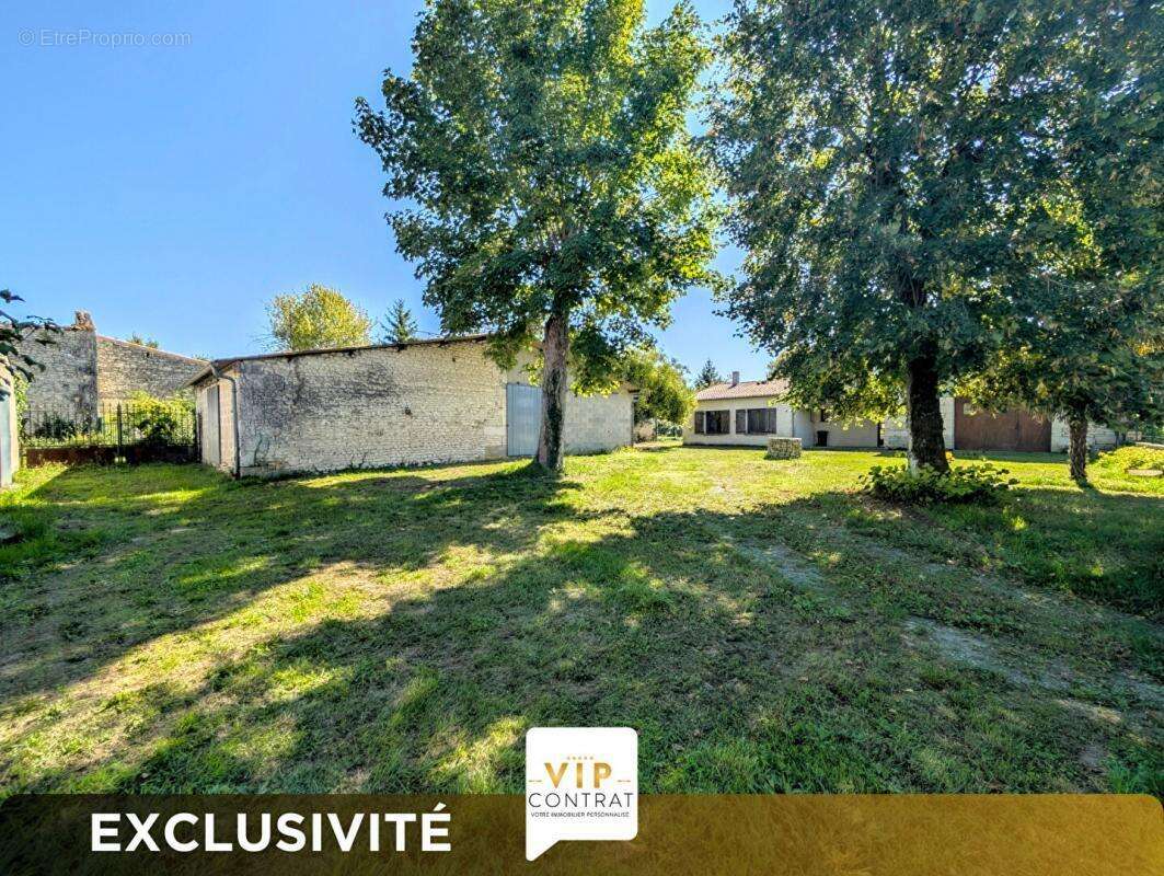 Maison à SAINT-SEVER-DE-SAINTONGE