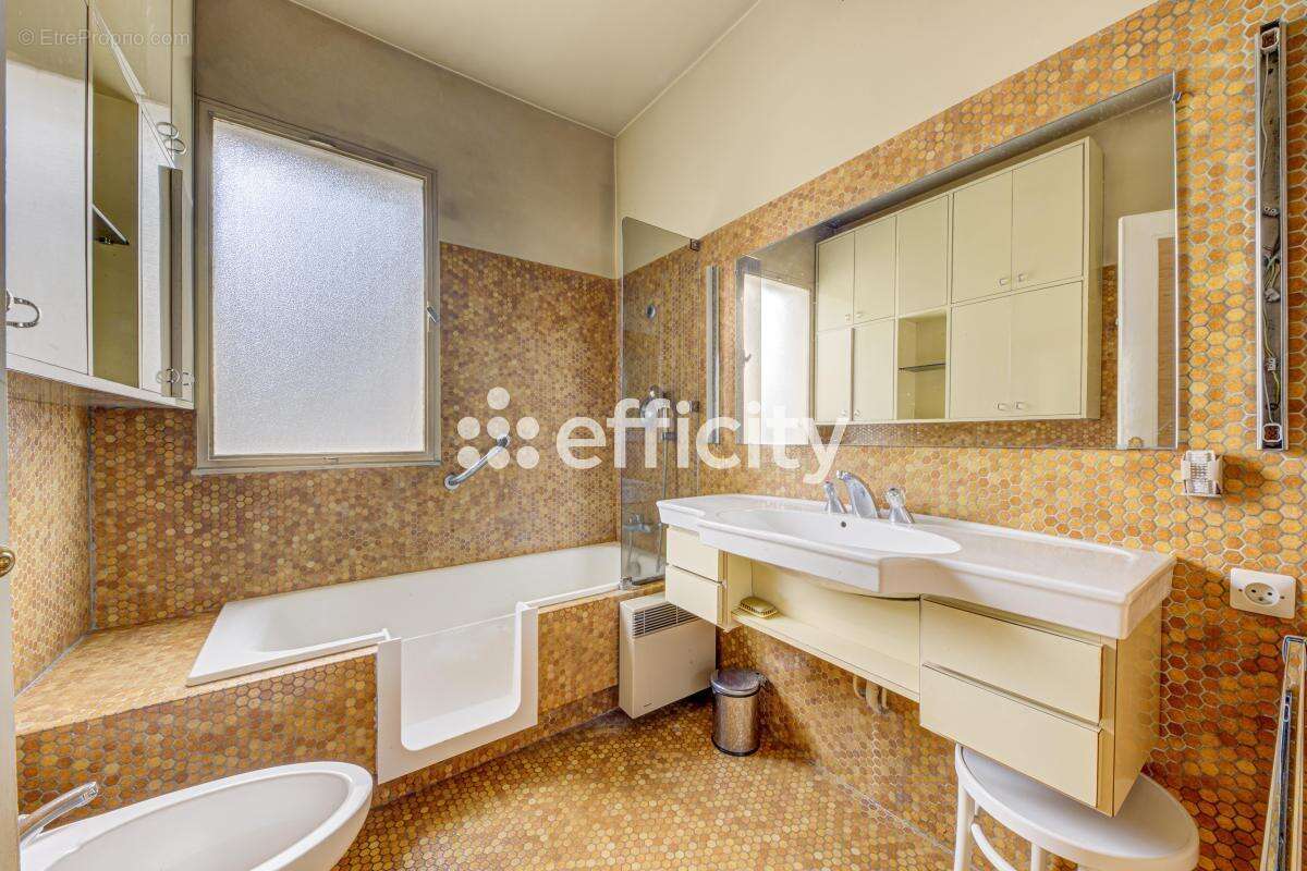 Appartement à PARIS-6E