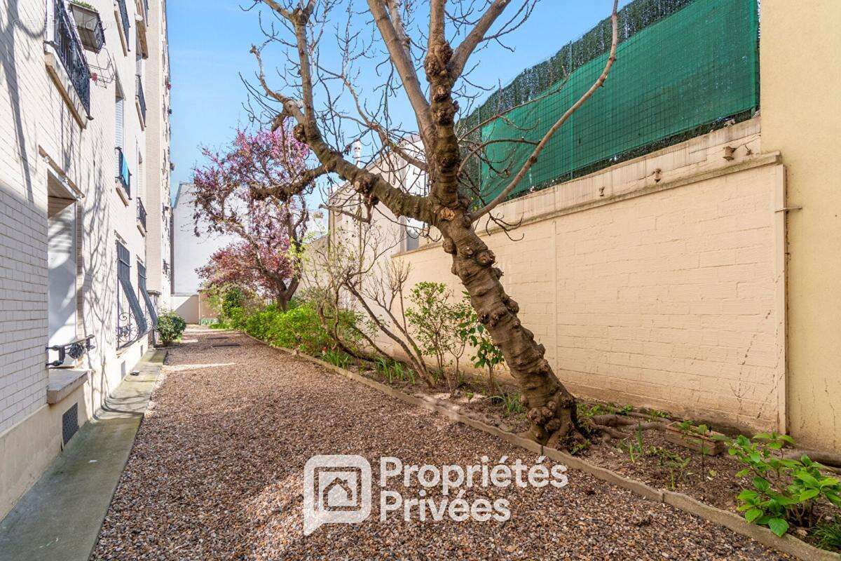 Appartement à COURBEVOIE