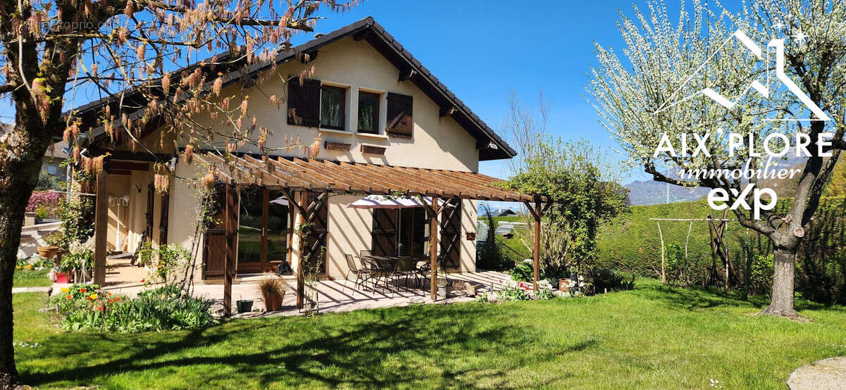 Maison à JACOB-BELLECOMBETTE