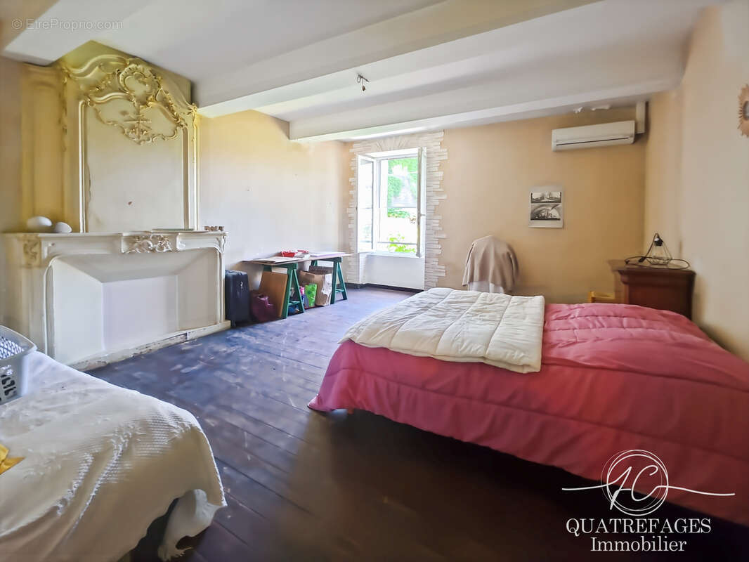 Maison de ville aux beaux volumes proche Théatre. - photo 13