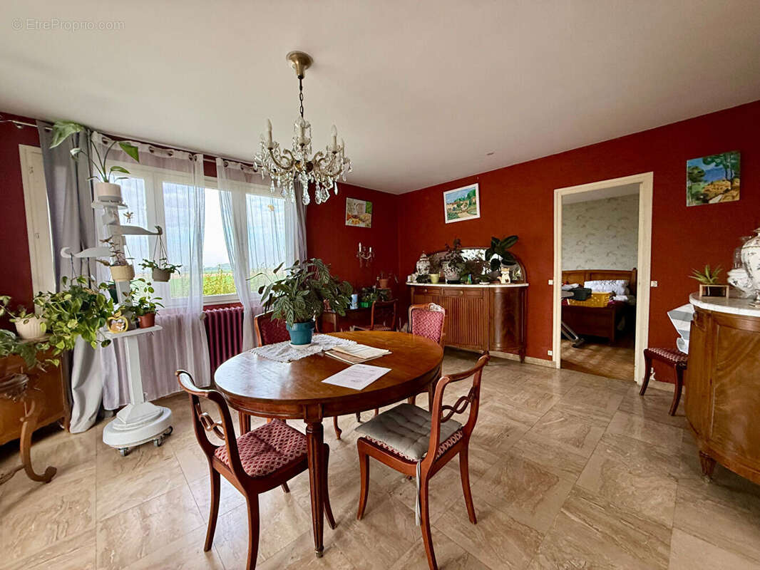 Maison à SAINTE-GENEVIEVE