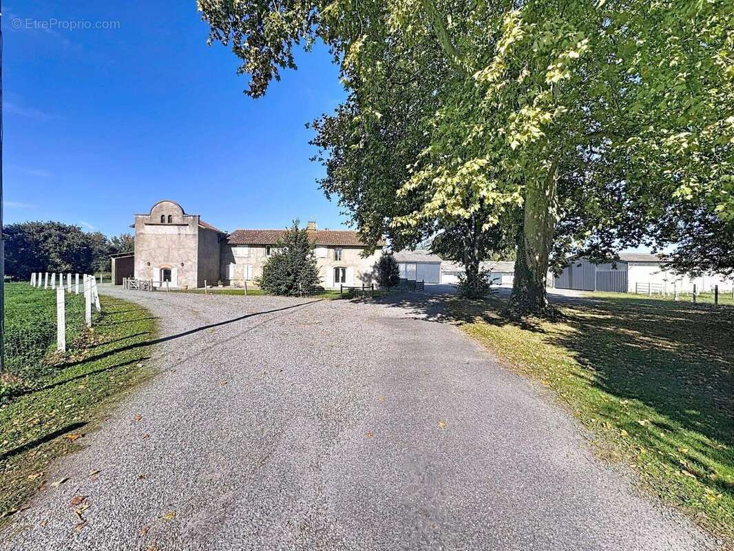 Photo 2 - Maison à MARQUEFAVE