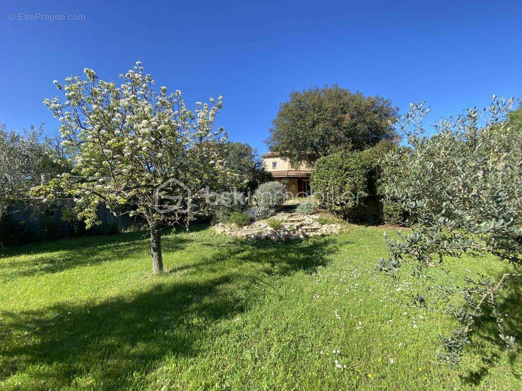 Maison à POURRIERES