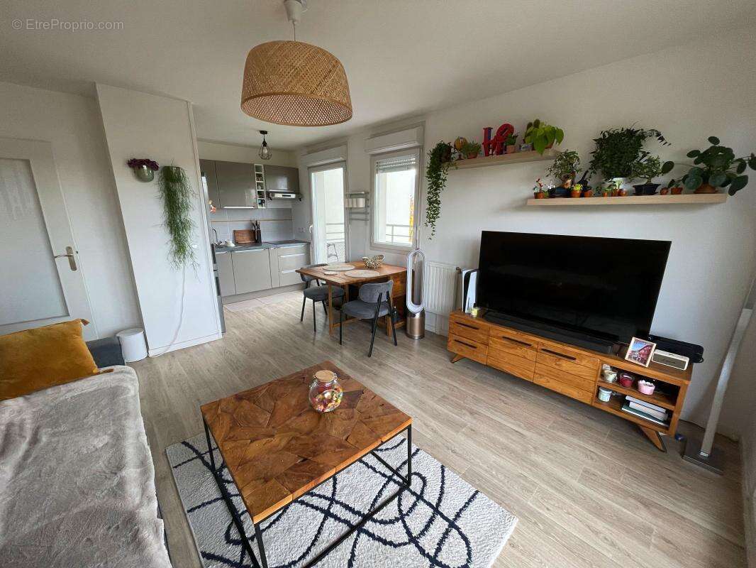 Appartement à SAULX-LES-CHARTREUX