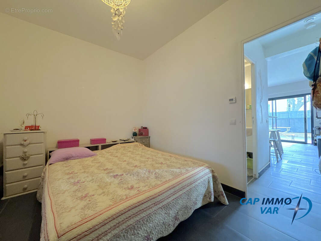 Appartement à SAINT-CYR-SUR-MER