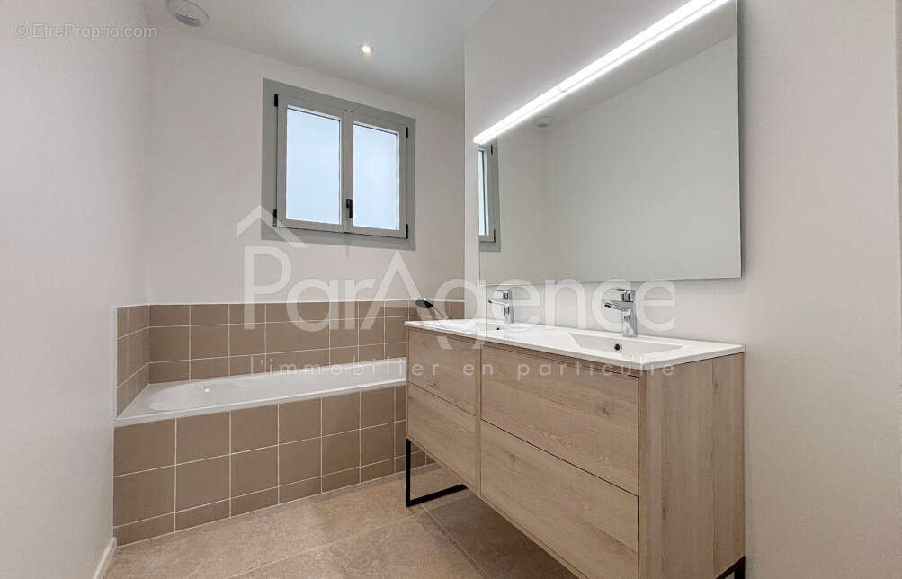 Maison à VAUX-SUR-MER