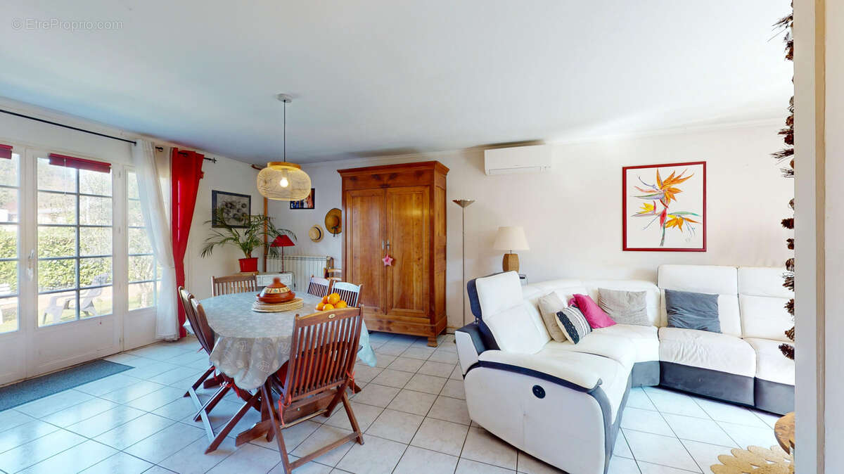 Maison à LESCURE-D'ALBIGEOIS