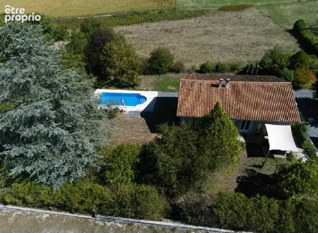 Maison 5 pièces 152 m² à vendre à Ruffec (16700) - photo 2