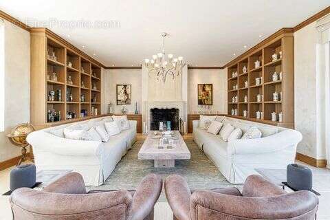 Maison 530 m² à Mougins  - photo 3