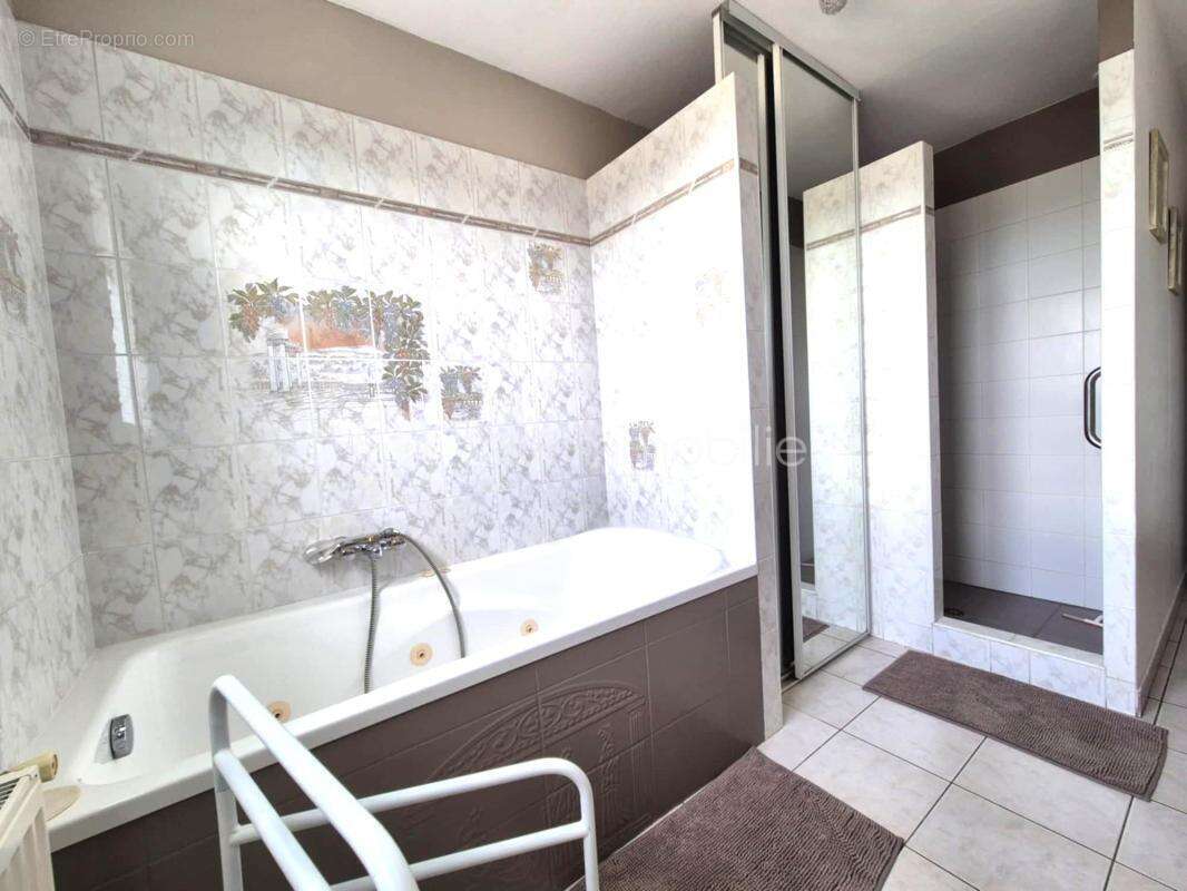 Villa de plain-pied & 3 studios indépendants – Un domaine qui s'autofinance - photo 15