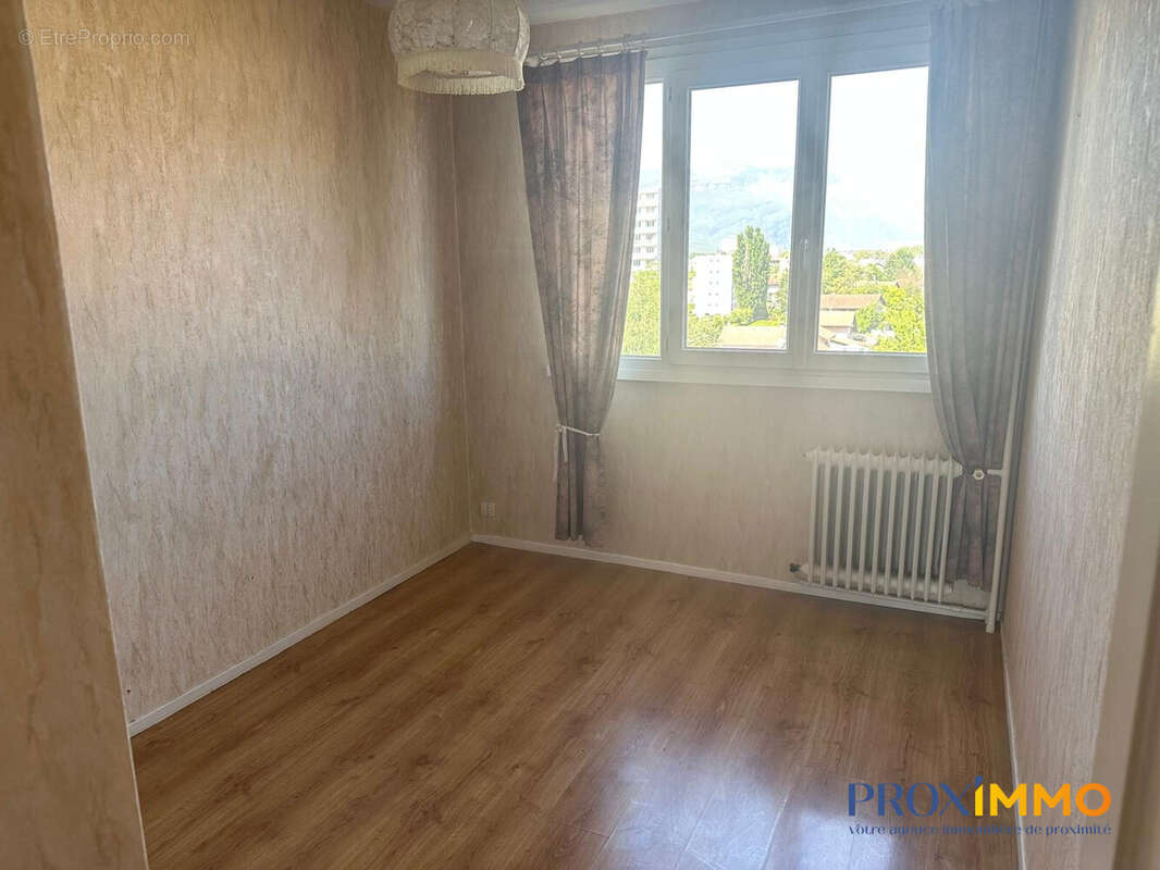 Appartement à SAINT-MARTIN-D'HERES