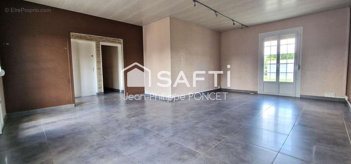 Photo 2 - Maison à MONTESCOURT-LIZEROLLES