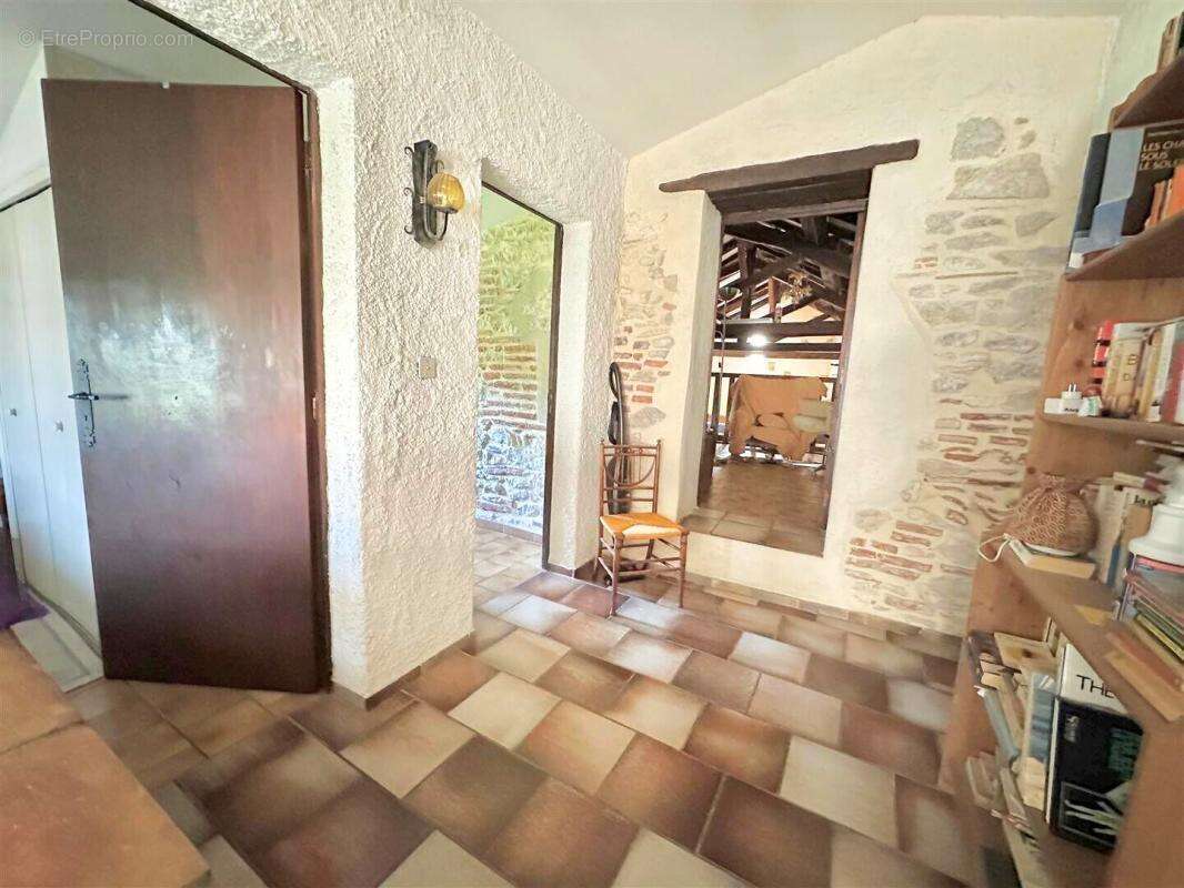 Cahors, maison 5 chambres sur près de 1400 m2 de terrain avec piscine - photo 7