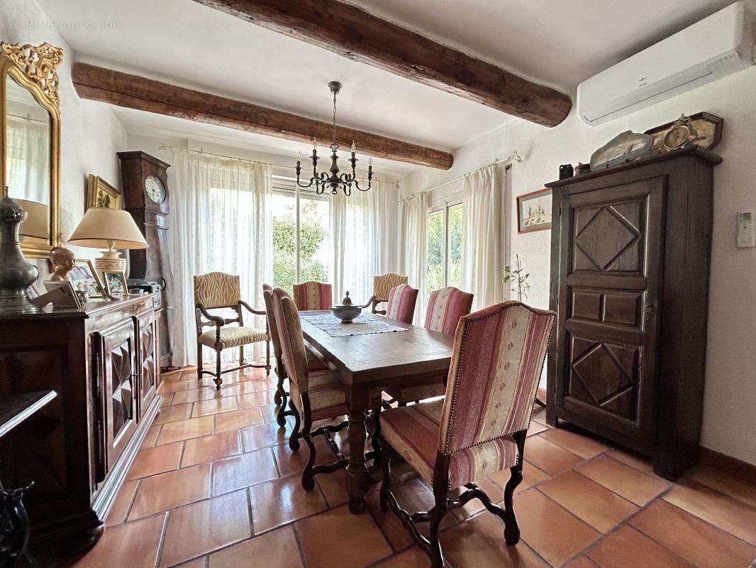 Maison à PELISSANNE