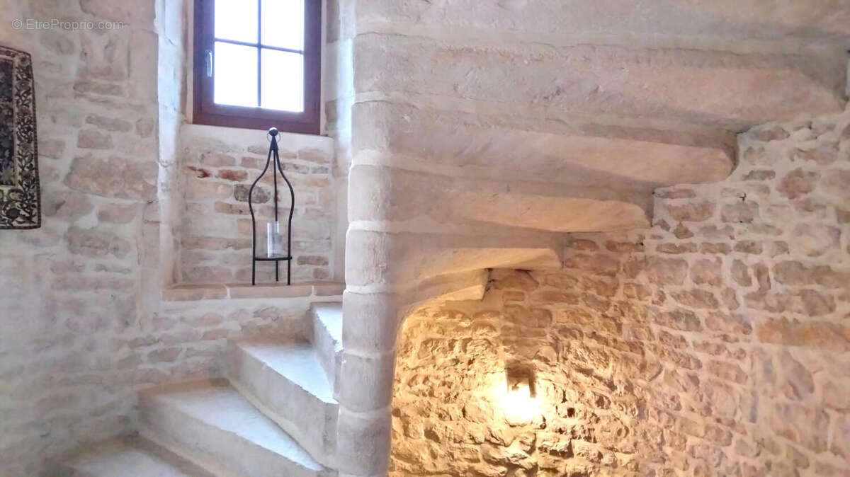 ESCALIER - Maison à BARRO