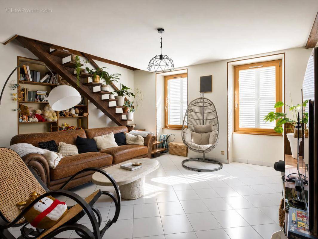 Maison à JOURS-LES-BAIGNEUX