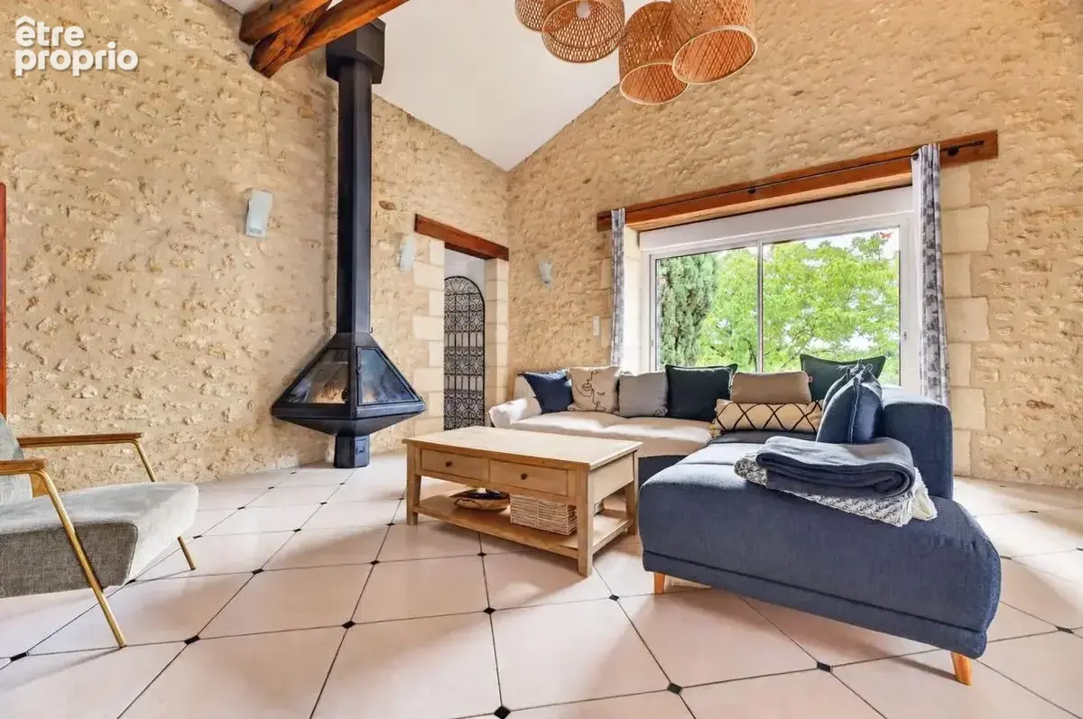 Séjour cathédrale, pierre et jardin : maison avec séchoir à Veyrines-de-Vergt - photo 3