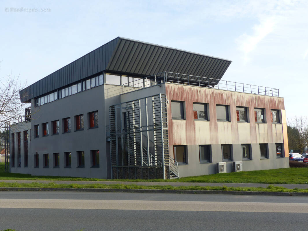 Commerce à LES HERBIERS