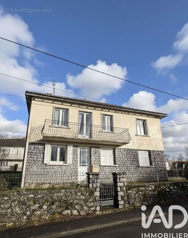 Maison 98 m² à Pierrefort  - photo 2